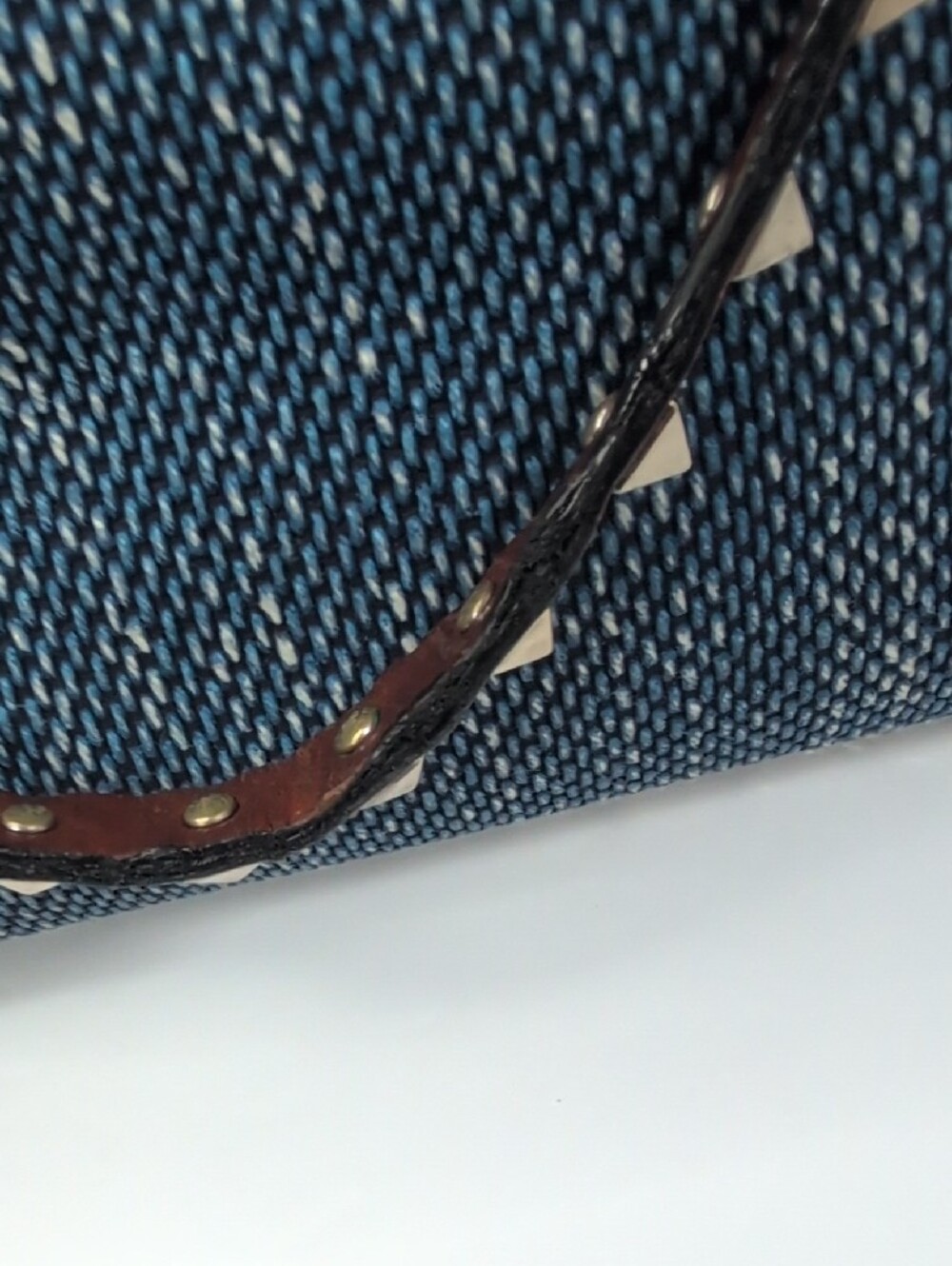 Valentino Garavani Denim Rockstud Tote Bag - Picture 10 of 16